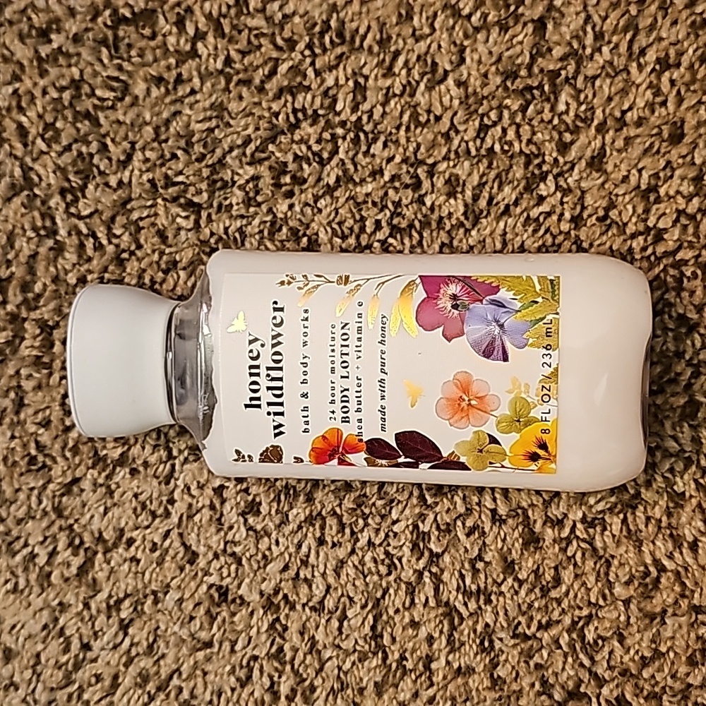 Bath and Body Works honey wildflower lotion